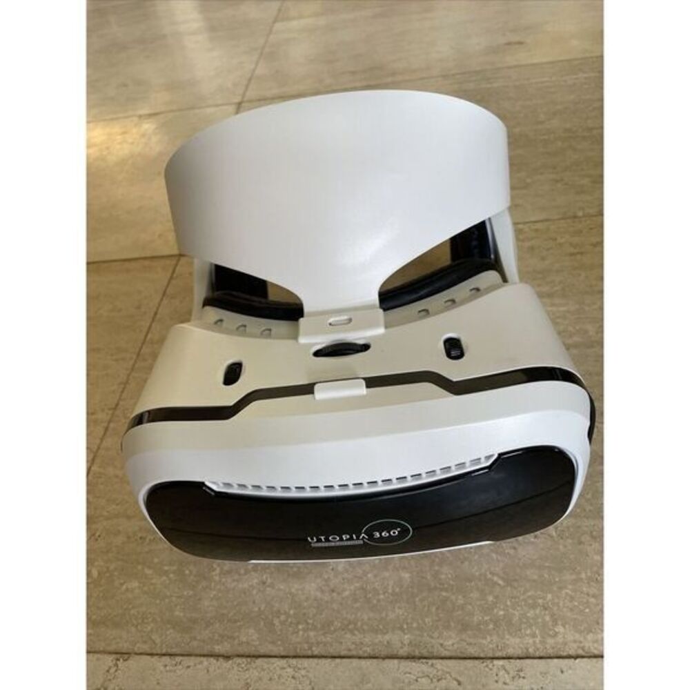 Utopia 360 Virtual Reality Headset + Headphones No Camera
